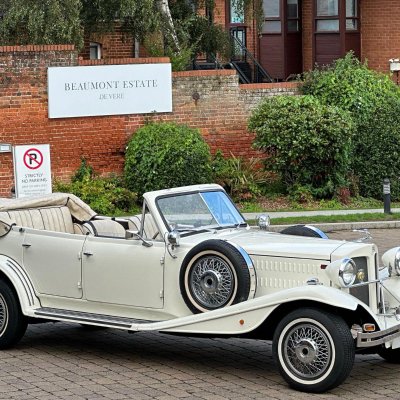 Ivory Beauford convertible wedding car at Beaumont Estate, De Vere